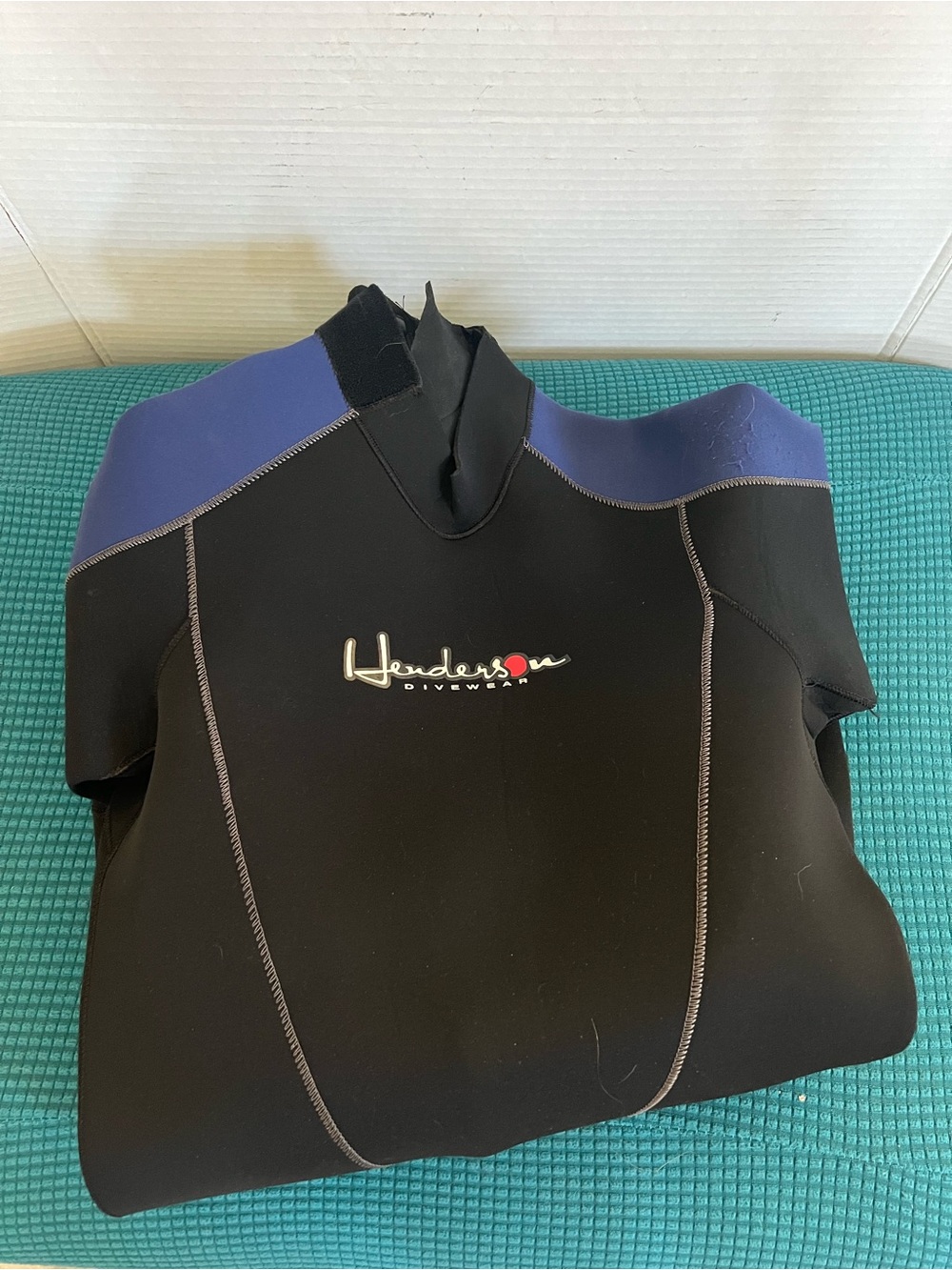 Henderson Divewear Men’s Black & Blue Wetsuit Top
